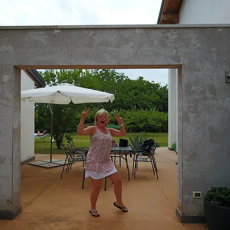 Aganis Bed & Breakfast 3*